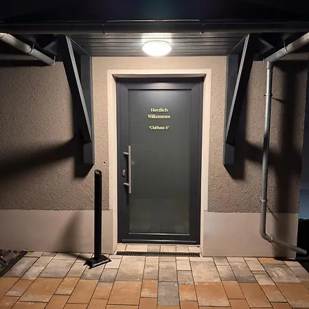 Clubhaus 6 - Dachwohnung Mit 2 Schlafzimmern, Balkon & Netflix Appartement