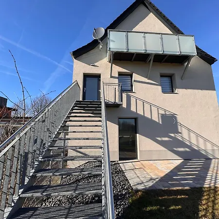 Clubhaus 6 - Dachwohnung Mit 2 Schlafzimmern, Balkon & Netflix *