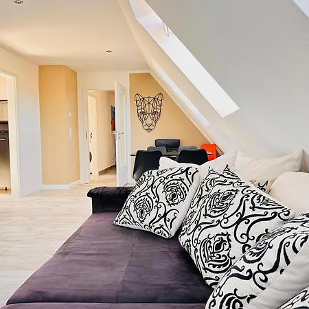 Clubhaus 6 - Dachwohnung Mit 2 Schlafzimmern, Balkon & Netflix * Leinefelde-Worbis