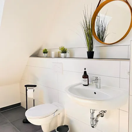 Clubhaus 6 - Dachwohnung Mit 2 Schlafzimmern, Balkon & Netflix