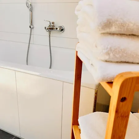 Clubhaus 6 - Dachwohnung Mit 2 Schlafzimmern, Balkon & Netflix Leinefelde-Worbis