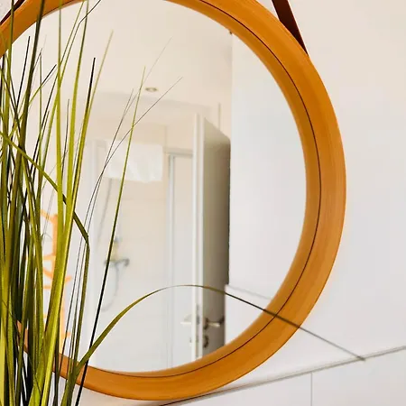 Clubhaus 6 - Dachwohnung Mit 2 Schlafzimmern, Balkon & Netflix *