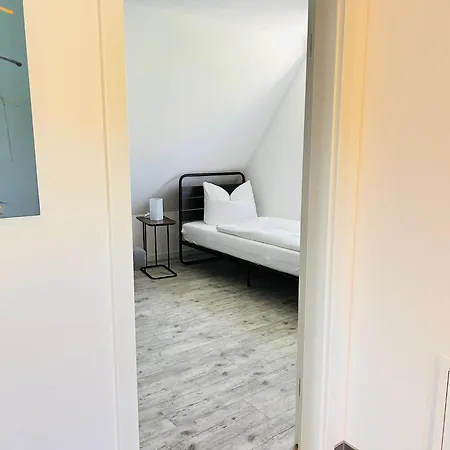 Clubhaus 6 - Dachwohnung Mit 2 Schlafzimmern, Balkon & Netflix Appartement *