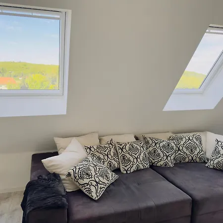 Clubhaus 6 - Dachwohnung Mit 2 Schlafzimmern, Balkon & Netflix Διαμέρισμα Leinefelde-Worbis