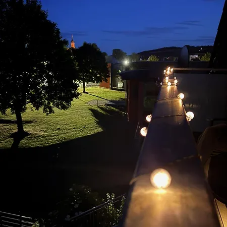 Clubhaus 6 - Dachwohnung Mit 2 Schlafzimmern, Balkon & Netflix