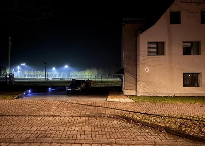 Clubhaus 6 - Dachwohnung Mit 2 Schlafzimmern, Balkon & Netflix Appartement *