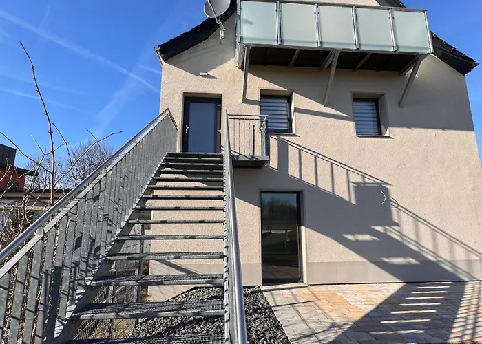 Clubhaus 6 - Dachwohnung Mit 2 Schlafzimmern, Balkon & Netflix *