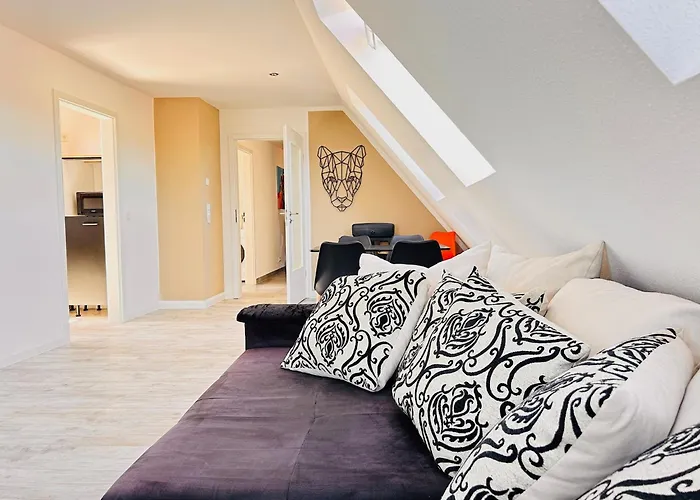 Clubhaus 6 - Dachwohnung Mit 2 Schlafzimmern, Balkon & Netflix * Leinefelde-Worbis