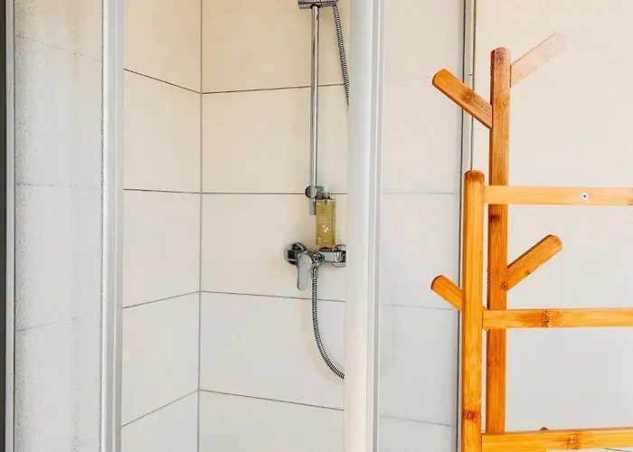 Clubhaus 6 - Dachwohnung Mit 2 Schlafzimmern, Balkon & Netflix Appartement