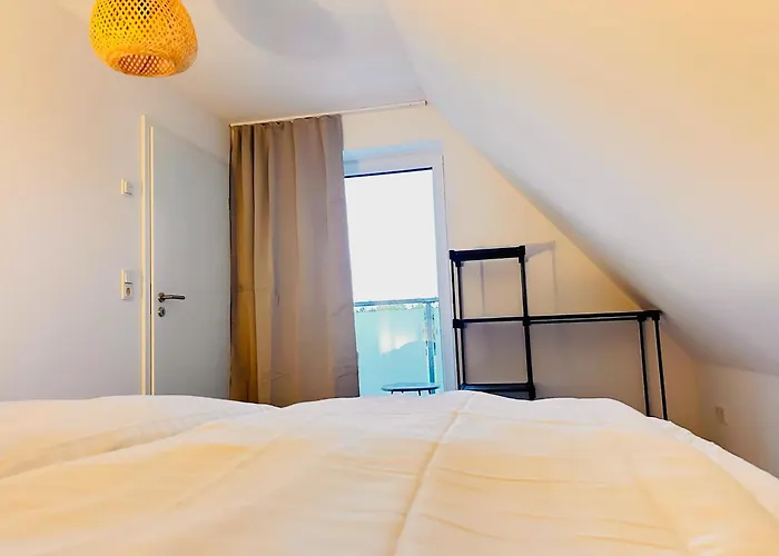 Clubhaus 6 - Dachwohnung Mit 2 Schlafzimmern, Balkon & Netflix * Leinefelde-Worbis