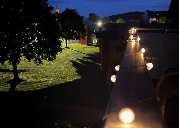 Clubhaus 6 - Dachwohnung Mit 2 Schlafzimmern, Balkon & Netflix